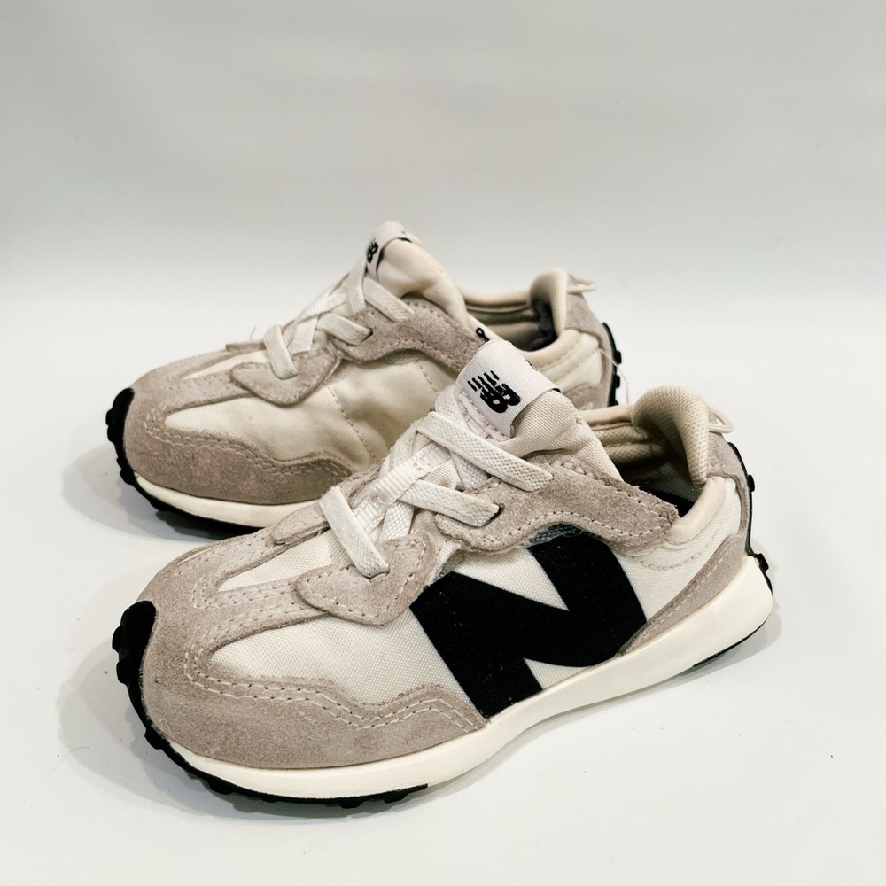 New Balance Kids Sneakers in Beige, White & Black